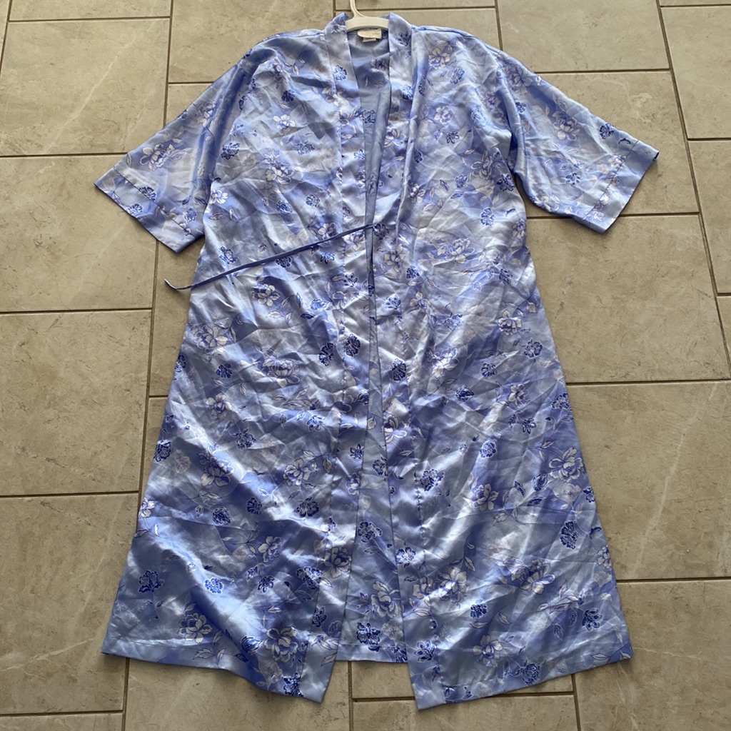 Inner Most Vintage Periwinkle Floral Silky Robe